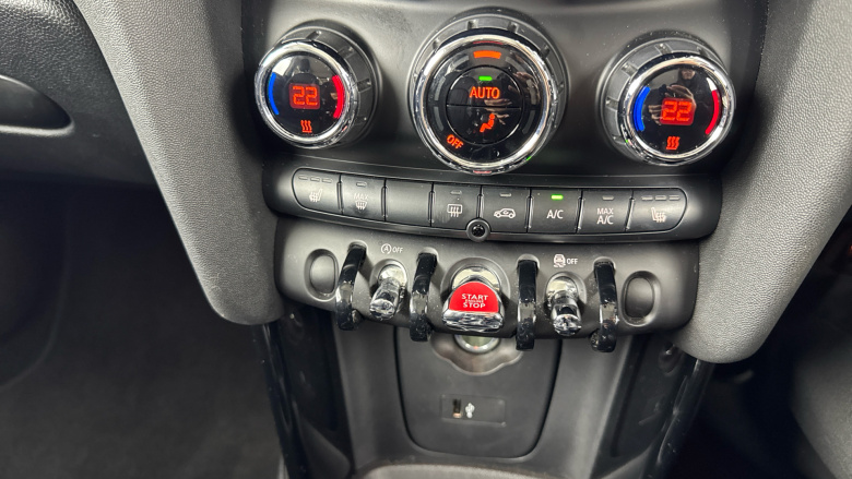 MINI Hatchback 1.5 Cooper Exclusive II 3dr Petrol Hatchback